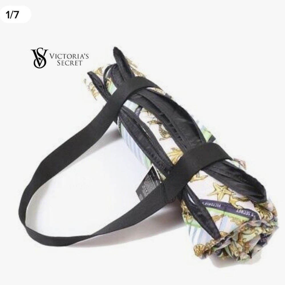 Victoria's Secret Limited Edition Fold-and-Packable Outdoor Blanket - Picture 2 of 16